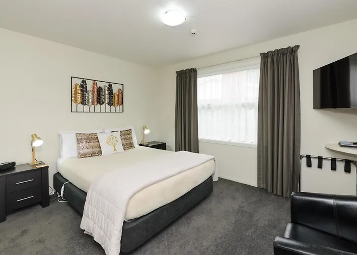 Ellena Court Motel